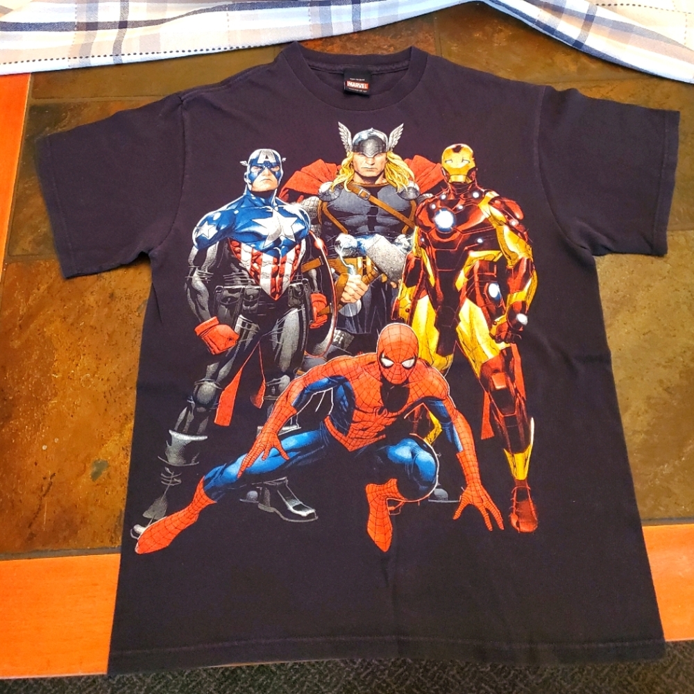 SOLD Marvel Avengers 2011 Mad Engine Marvel Graphic T-Shirt Men's Medium.
